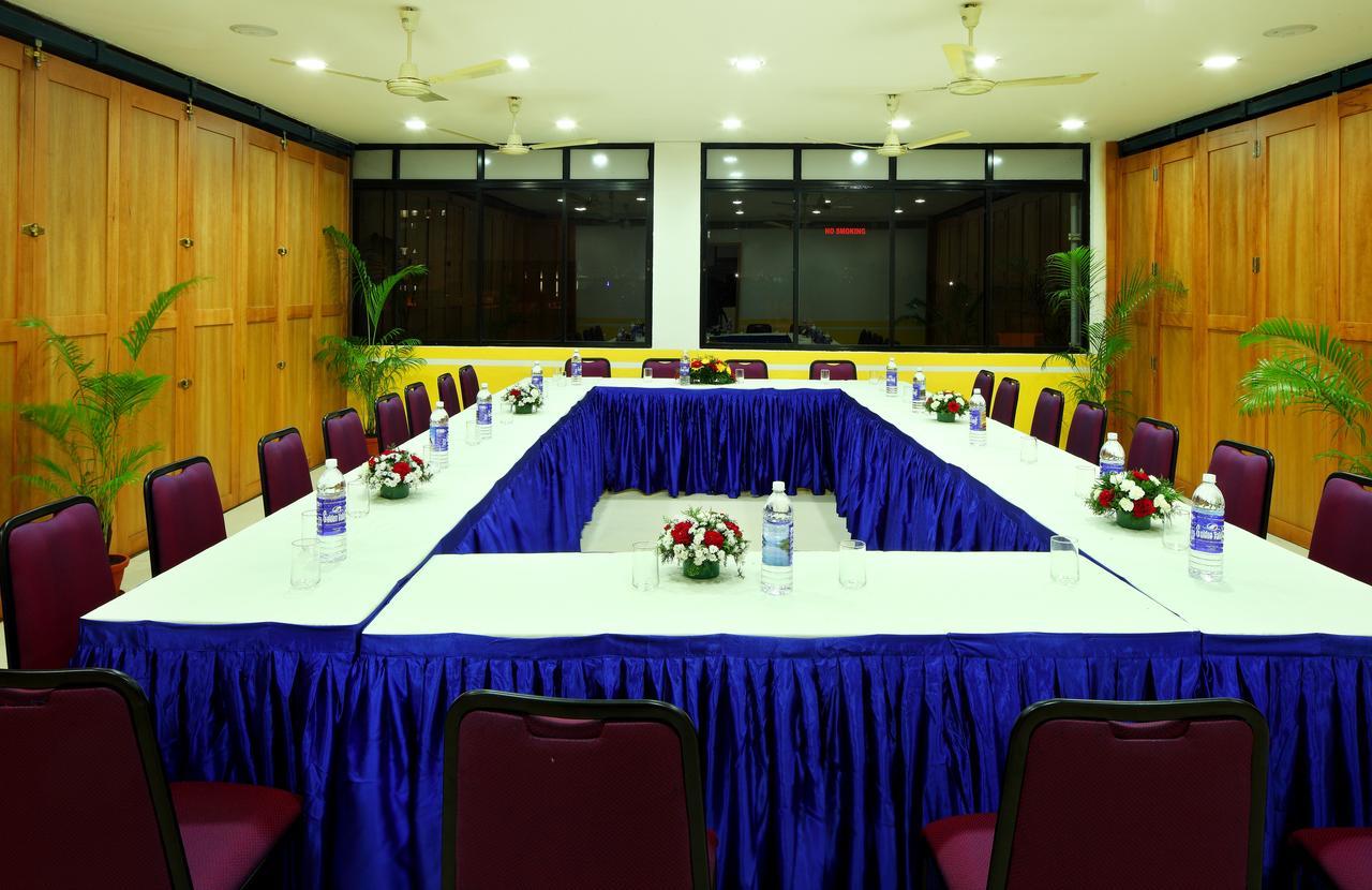 Hotel Green Dreams Kochi Exterior foto